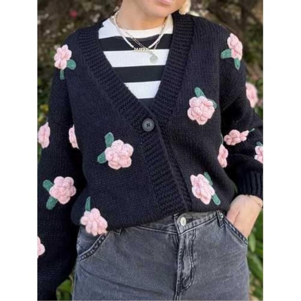 Luna‎ Ivy Floral Cardigan Womens Medium Black Pink 3D Crochet Rose Chunky Knit